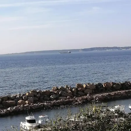 게스트하우스 Privata Lo Scoglio 3*